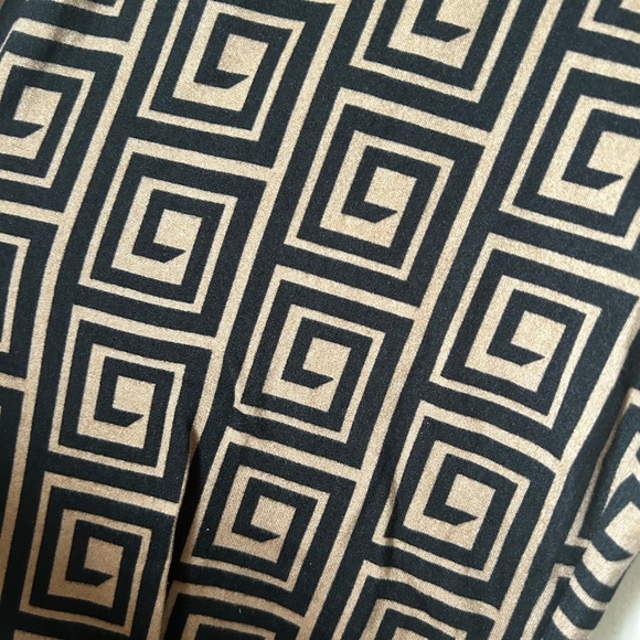 Windsor 2 piece set! - Picture 5 of 7